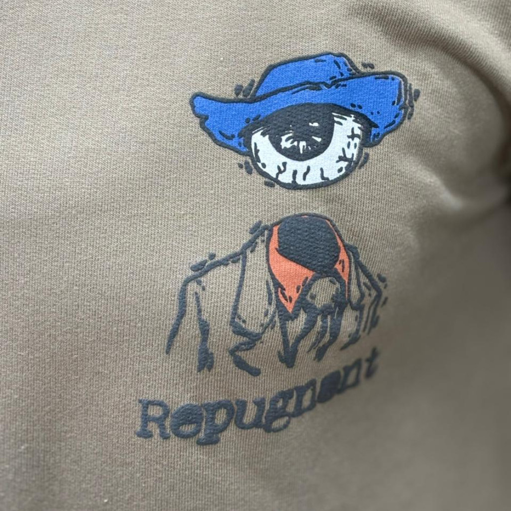 Front print graphic design detail dusty beige t-shirt Prospera